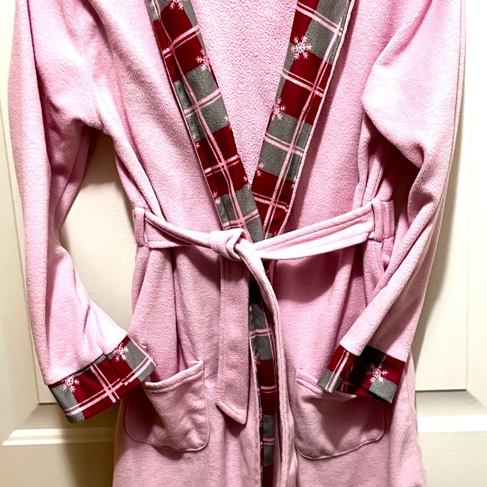 Bass Pro Shops Pink and Red Kids Pajama Robe girls 10-12 Soft